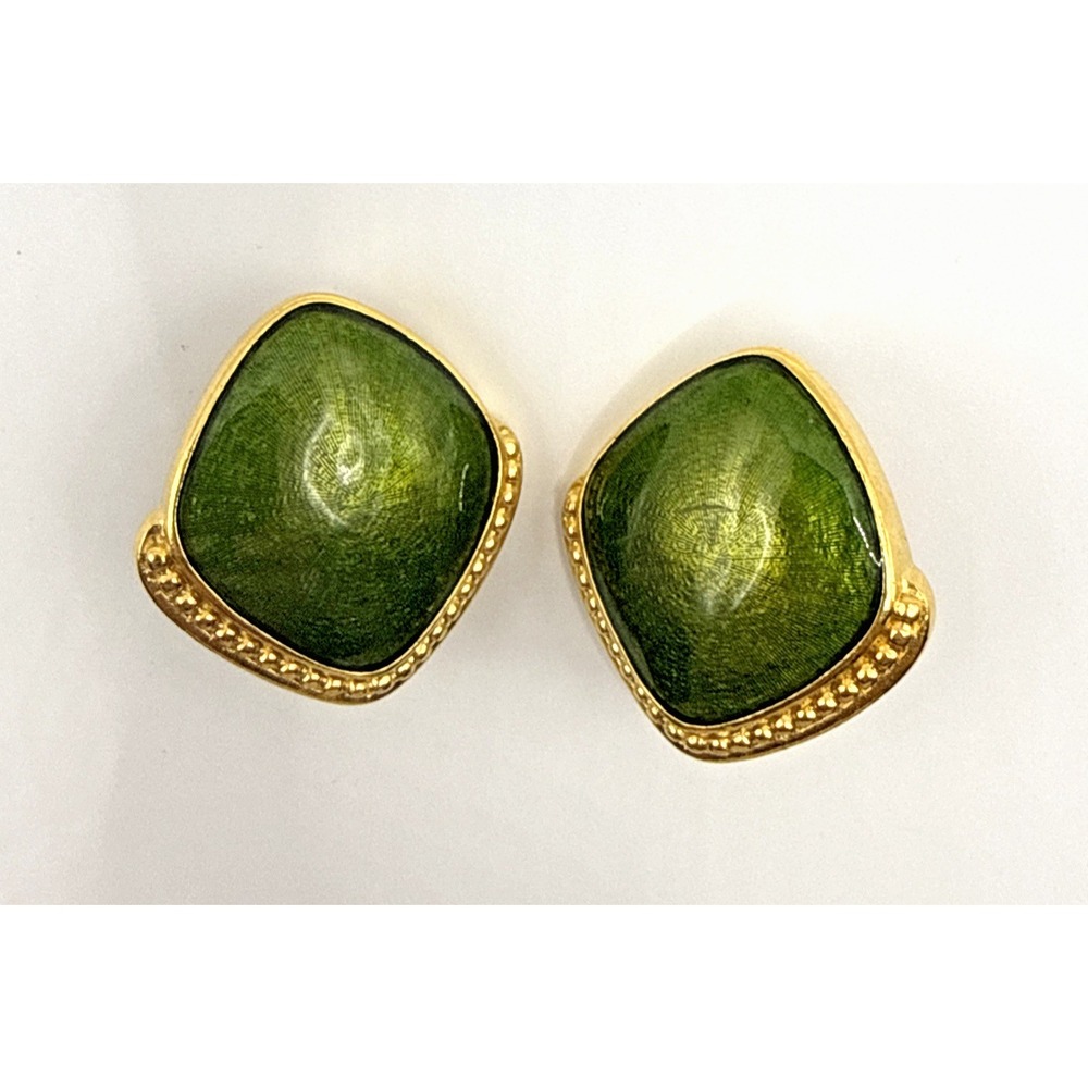 Vintage Trifari Green Cabochon Clip On Earrings Gold Tone Trim Signed Square - Picture 1 of 9